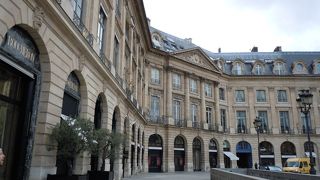 道に迷っていたら突然、現れたヴァンドーム広場。