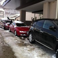 チェックアウト時はみんな車を横付け