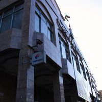 ヤンゴンのダウンタウン中心部に立地。外観はなかなか。