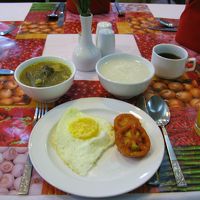 朝食は１階のロビー脇の食堂で。それほど美味しくなかったかも。