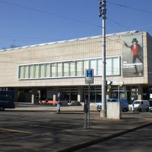 こちら側は企画展示用のホール