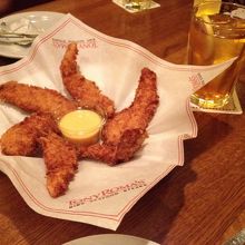 クリスピーチキン/テンダーロイン オニオンローフと一緒に頂き