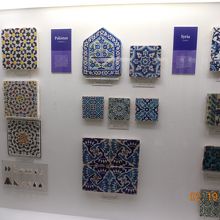 2階のタイルの展示