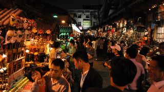 お祭り雰囲気！王府井シャオチー街　～　王府井大街　北京