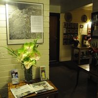 １階受付の辺り。観光資料もあれこれ置いてあります。