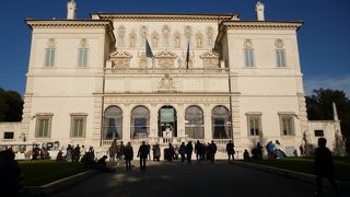 秀逸のコレクション。ご予約を！