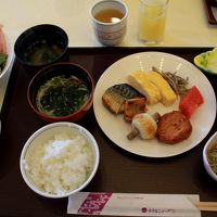 朝食はバイキングを選びました