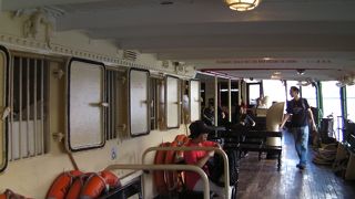 海からのビル群