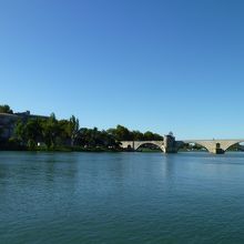 対岸からのサン・ベネゼ橋