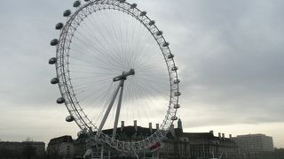 楕円のカプセルがなんとも可愛らしい