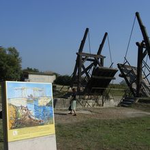 絵のレプリカと共に