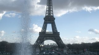 パリを代表する建造物。1889年完成。