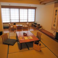 部屋は広いですよ