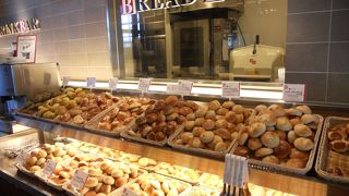 焼きたてパンが美味しくて感動!!　色々な種類をお腹いっぱい食べられます!
