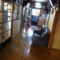 廊下に鹿の剥製が