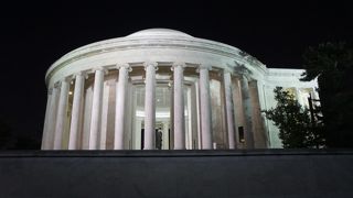 アメリカ3代大統領のモニュメントです。