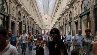 ブリュッセルの屋内ブティック街