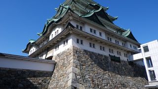 そりゃぁ名古屋城だがね。