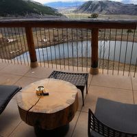 テラスからの眺め。緑少ない季節だけれど、遠くまで見渡せる。