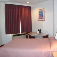 客室は狭すぎず広すぎず。