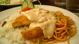 色々なアレンジトルコライスが楽しめる、老舗の喫茶店