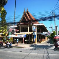 ホテル入口のレストラン