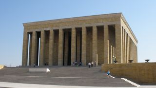 衛兵の交代式も見られました