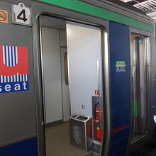 Uシート車両入口