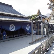 関所内部。意外と小さめ