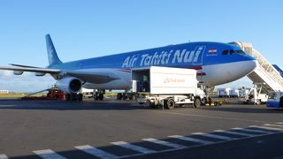 早朝より免税品店が開いています