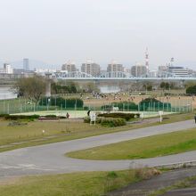 淀川河川公園（よどがわかせんこうえん）周辺