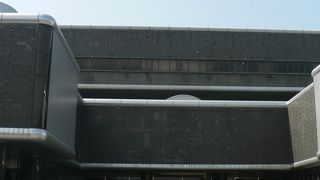 大阪モノレール　公園東口駅からが便利な国立民族学博物館（こくりつみんぞくがくはくぶつかん）