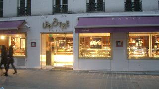 ルノートルはパリ市内に９軒あるようです。