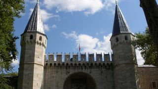 宝石・イズニックタイルの装飾・眺望など見所がたくさん