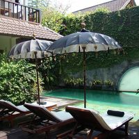 マンションタイプは　プールを４室で共有します