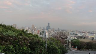 足ツボ刺激の道もあります。