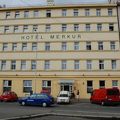 Hotel Merkurは値段も手ごろ Holesovice駅から来る時は特にお勧め