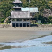 紀三井寺駅から見える和歌浦（わかのうら）