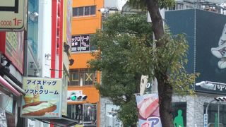 雑居ビルが所狭しと・・