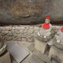 ここにもおいてある　合掌