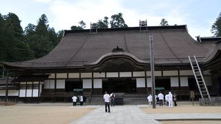 真言宗の総本山、空気が違います。