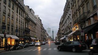 ヴァンドーム広場にある記念柱