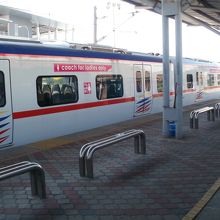 女性専用車両もありますので、気をつけて下さいね。