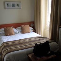 部屋はちと手狭