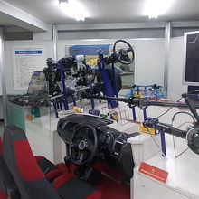 ブレーキが作動する仕組みをビジュアル的に体感できます