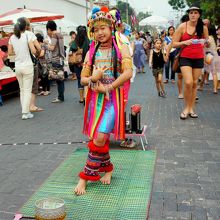 カワイイ大道芸