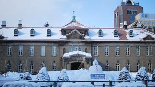 東西に長い大通公園　地下鉄は２つ