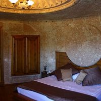 同じツアーのお一人参加の人はこの部屋！めっちゃ広くて羨ましい