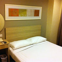 簡素な部屋ですが快適に過ごせます