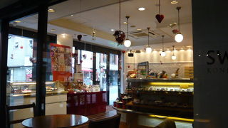 緑の銀紙に包まれたリキュールマロンは最高